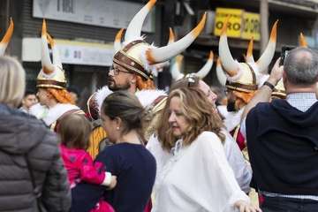  Telde disfruta con el pasacalle de los protagonistas del Carnaval de 'Studio 54'/Lpacarnaval.